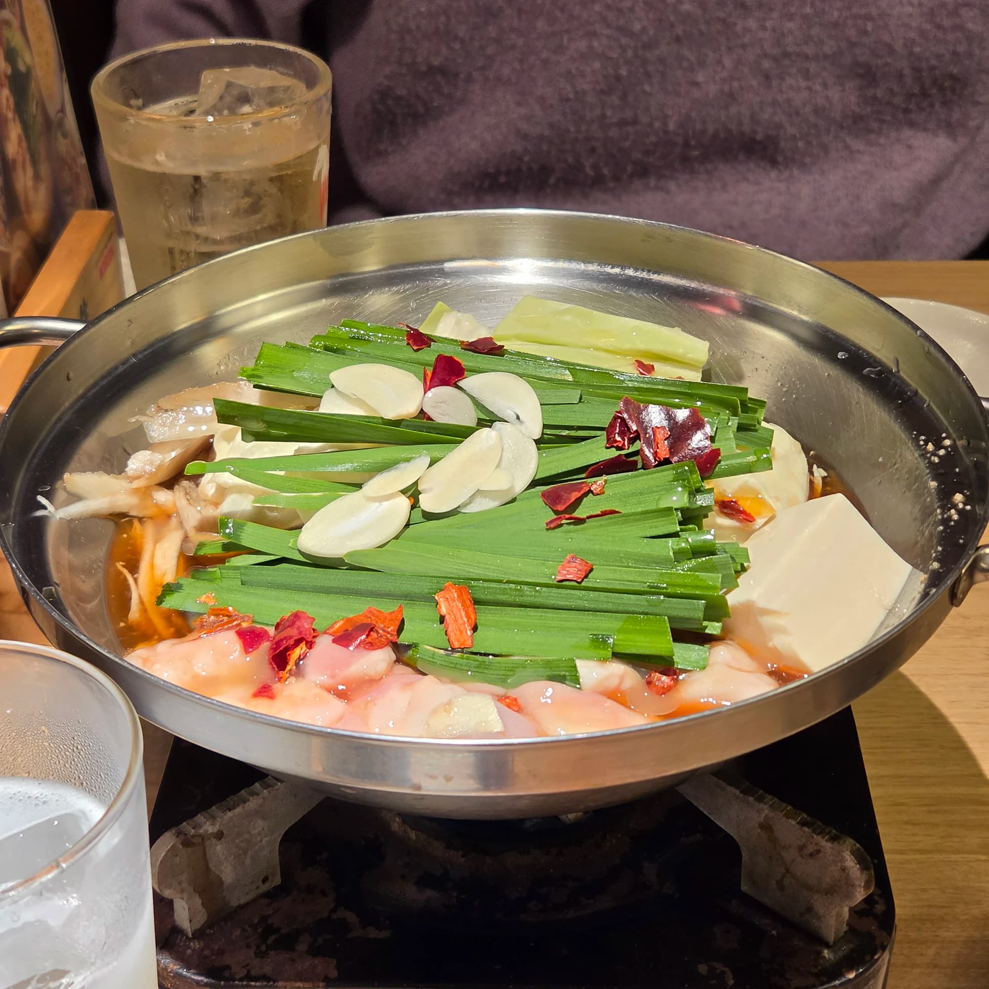 とり酒場 博多華善的牛腸鍋（もつ鍋）